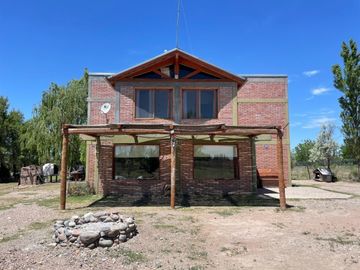 CASA QUINTA DE DOS PLANTAS CON TERRENO DE 5000mÂ²