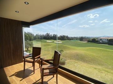 Casa en Venta de 4 recámaras y Vista a Campo de Golf en LA VISTA!!