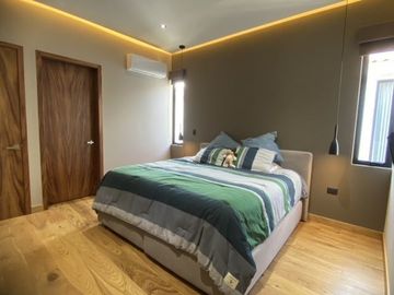 Casa en Venta de 4 recámaras y Vista a Campo de Golf en LA VISTA!!