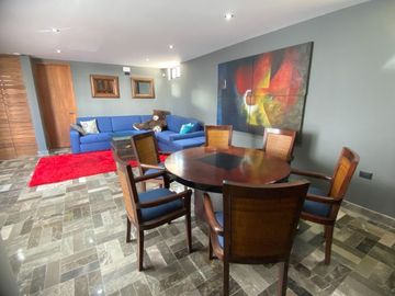Casa en Venta de 4 recámaras y Vista a Campo de Golf en LA VISTA!!
