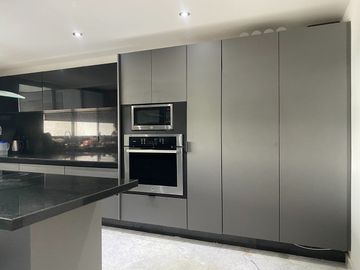 Casa en Venta de 4 recámaras y Vista a Campo de Golf en LA VISTA!!