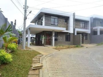 4 Bedroom RFO House for Sale in Villa Sebastiana Mandaue