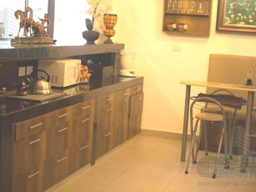 SE VENDE HERMOSA VILLA EN LOMAS DE URDESA CON ESPECTACULAR VISTA