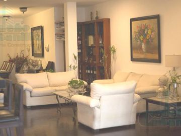 SE VENDE HERMOSA VILLA EN LOMAS DE URDESA CON ESPECTACULAR VISTA