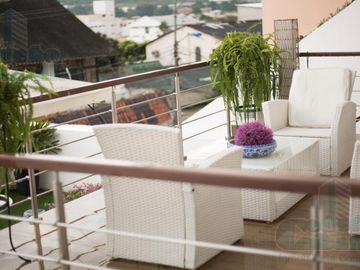 SE VENDE HERMOSA VILLA EN LOMAS DE URDESA CON ESPECTACULAR VISTA