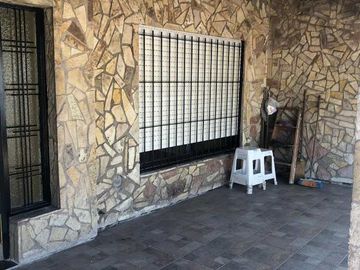 Casa en venta en Moron Sur