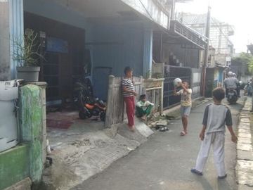 Dijual Rumah 2½ lantai View Airport diHalim Jakarta Timur SHM 1,5 Milyar NEGO