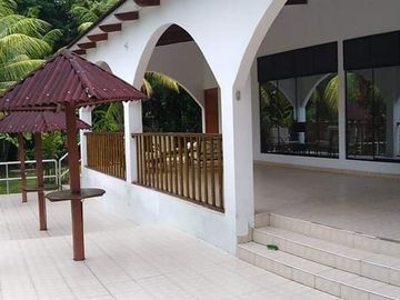 Centro recreativo de 2.5 hectáreas en venta, a 25 minutos de la ciudad de Tarapoto. Ver video!! 🎬