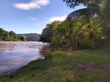 Centro recreativo de 2.5 hectáreas en venta, a 25 minutos de la ciudad de Tarapoto. Ver video!! 🎬