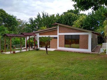 Centro recreativo de 2.5 hectáreas en venta, a 25 minutos de la ciudad de Tarapoto. Ver video!! 🎬