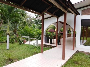Centro recreativo de 2.5 hectáreas en venta, a 25 minutos de la ciudad de Tarapoto. Ver video!! 🎬