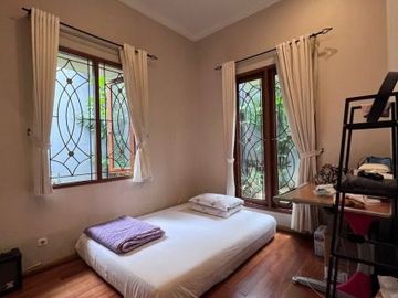 DIJUAL RUMAH LUAS di Jl KEMANG TIMUR, JAKSEL