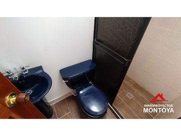 Casa comercial esquinera con 6 rentas en San Fernando, Dosquebradas