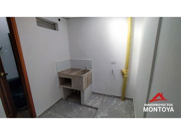 Casa comercial esquinera con 6 rentas en San Fernando, Dosquebradas