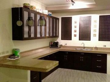 FOR SALE : House & Lot in Tagaytay