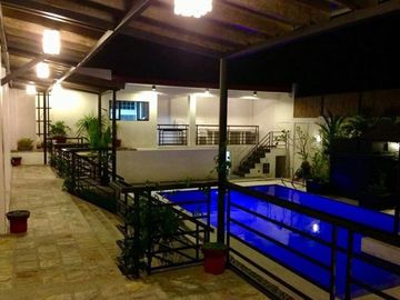 FOR SALE : House & Lot in Tagaytay
