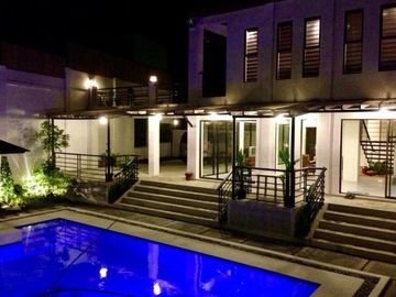 FOR SALE : House & Lot in Tagaytay