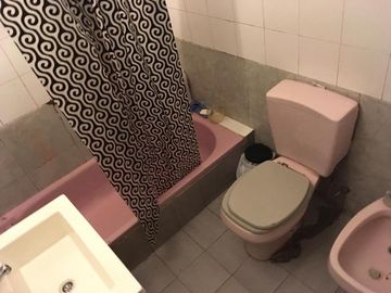 Casa con Departamento en venta en Avellaneda Este