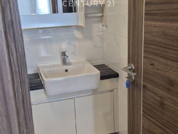 Skyhouse BSD 3BR, 68m2,2 Menit Ke AEON, Kunci Digital, 9 Juta/Bln