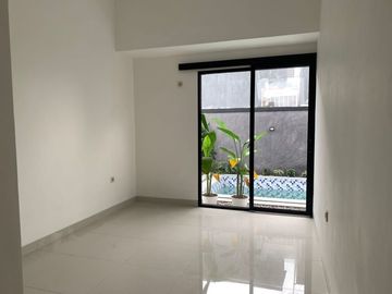 RUMAH MEWAH 2 LANTAI DENGAN PRIVATE POOL 800 JUTAAN DI SLEMAN