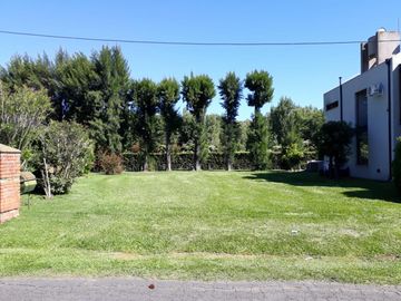 Venta de terreno en Country Banco Provincia, Francisco Alvarez. Moreno