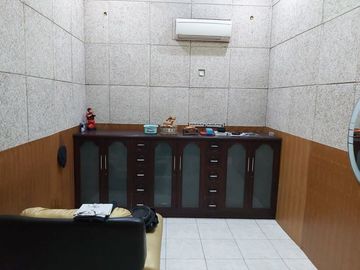 Dijual Cepat Rumah 2 Lantai SHM di Jl. Gayungan, Surabaya