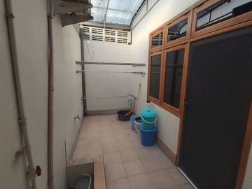 Dijual Cepat Rumah 2 Lantai SHM di Jl. Gayungan, Surabaya