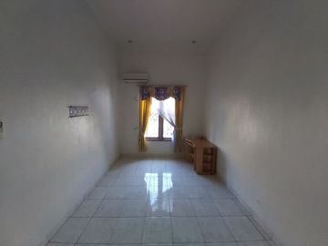 Dijual Cepat Rumah 2 Lantai SHM di Jl. Gayungan, Surabaya