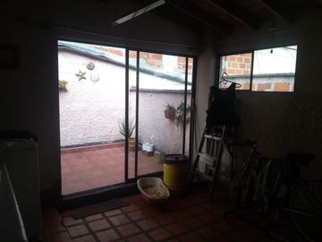 casalote en venta en la palma. Cod V2500