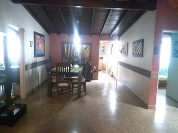 casalote en venta en la palma. Cod V2500