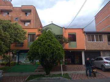 casalote en venta en la palma. Cod V2500