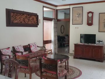 Rumah Main Road Geger Kalong Setiabudi Kota Bandung