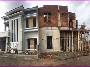 Rumah Besar Cantik Nan Strategis di Buntalan