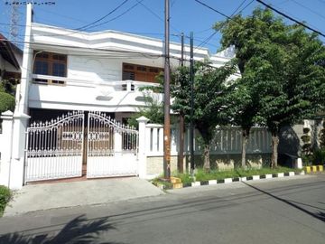 Rumah Dharmahusada Indah Barat Hadap Barat Row Jalan 10 meter