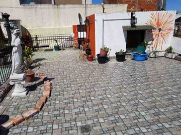 Departamento Tipo Casa en venta en Lanus Oeste
