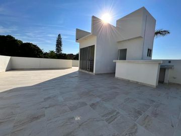 Exclusiva Residencia en Condominio de Diseño Único en Lomas de Cuernavaca