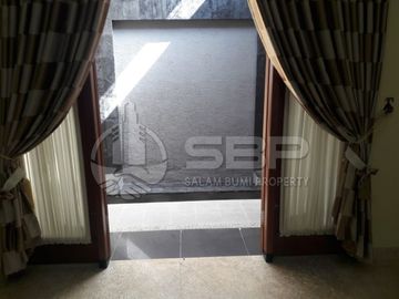 Rumah Dijual Jogja Cantik Strategis jl Kaliurang km 6 dkt UGM