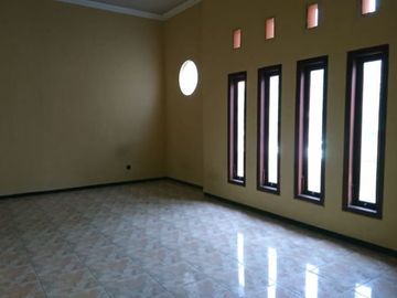 Rumah 2 lantai dekat kampus dijual di candipanggung sukarno hatta kota Malang