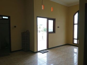 Rumah 2 lantai dekat kampus dijual di candipanggung sukarno hatta kota Malang