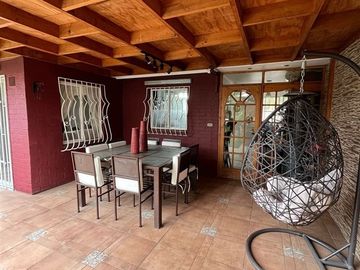 Casa en venta de 4D 3B SE Larapinta