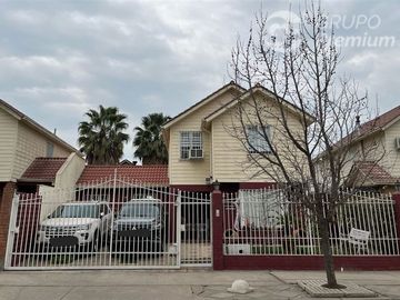Casa en venta de 4D 3B SE Larapinta