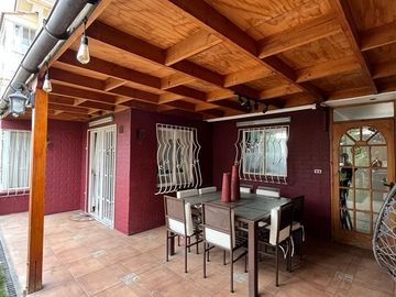 Casa en venta de 4D 3B SE Larapinta