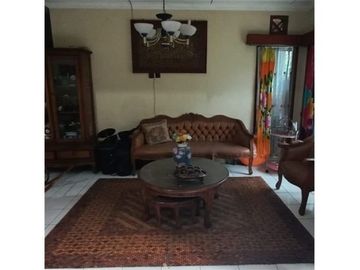 Dijual rumah murah sekali dekat summarecon mall Bekasi