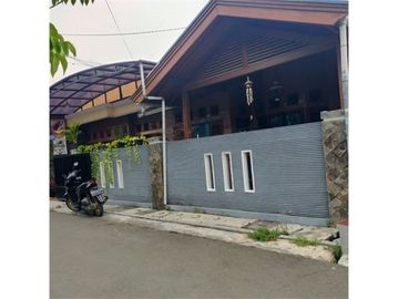 Dijual rumah murah sekali dekat summarecon mall Bekasi