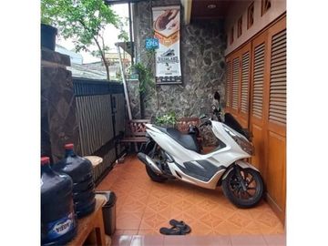 Dijual rumah murah sekali dekat summarecon mall Bekasi
