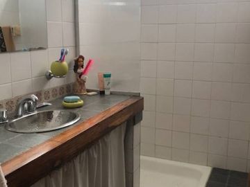 Casa  en Venta Haedo / Moron (A008 986)