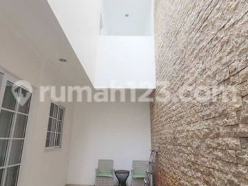 Dijual Rumah di Puri Mansion Cluster Buckingham Luas 200