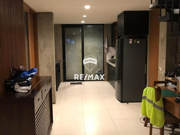 DIJUAL CEPAT RUMAH BERGAYA MODERN INDUSTRIAL DI MENTENG TEBET