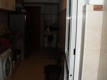 Casa 4 ambientes, 3 dormitorios, vestidor,  baño, toilette, living, cocina-comedor, garage, fondo libre, quincho parrilla, lavadero. Excelente propied