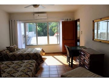 CASA EN VENTA A ORILLA DEL LAGO 